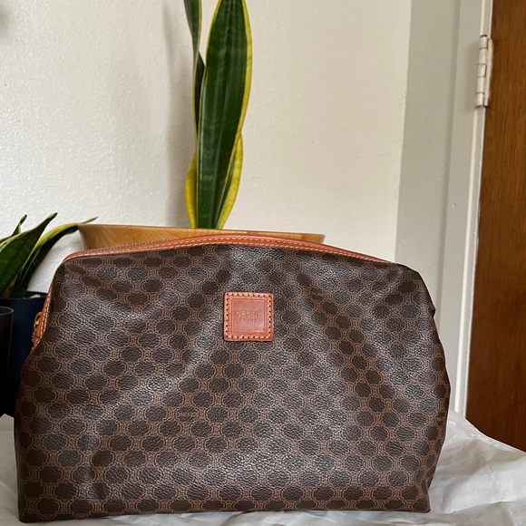 Authentic Celine in Macadam canvass brown clutch/large cosmetics case. - Picture 9 of 9